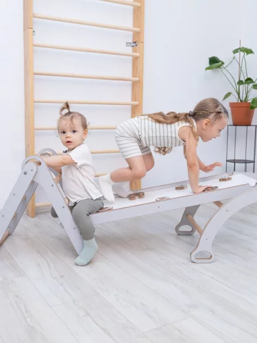 Pikler-Dreieck Set aus 4 Teilen: Indoor-Spielplatzbogen und Dreieck-Klettergerüst, Montessori-Toddler-Spielgymnastik